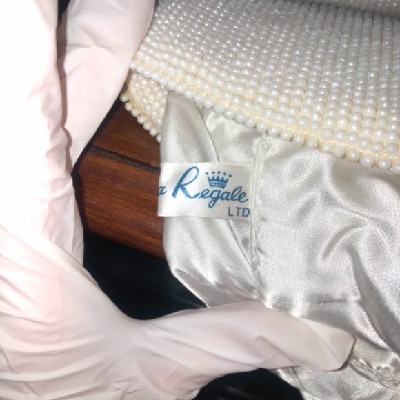 La Regale cute small white beaded ribbon purse - Picture 6 of 9